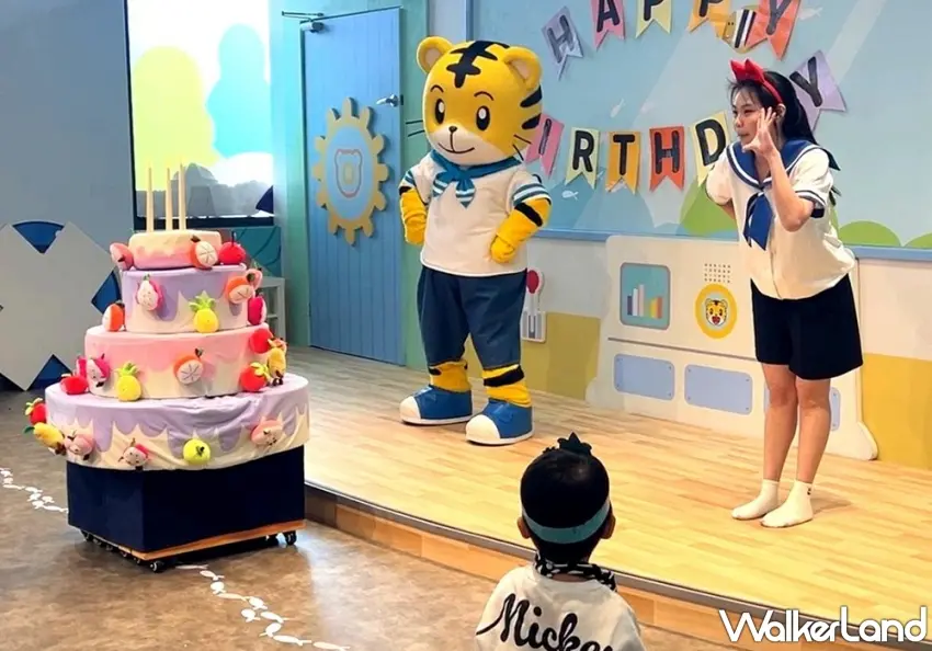 ▲桃園青埔巧虎夢想樂園推出期間限定「專屬生日派對」，由深受孩子喜愛的巧虎親自現身送上祝福與唱跳互動，並陪伴小壽星一同裝飾大型玩偶蛋糕，打造充滿儀式感與歡笑的夢幻慶生主場。圖／巧虎夢想樂園提供；窩客島編輯李維唐整理