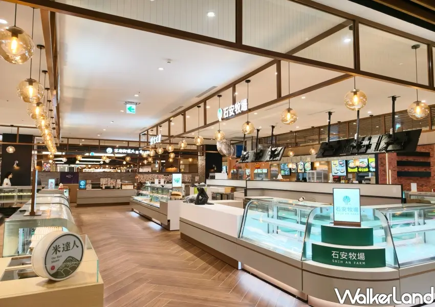▲大巨蛋遠東Garden City地下2樓美食街規劃550席複合式餐飲座位區,集結石安牧場等多家特色小吃與熟食品牌。(攝影:鄭雅之)