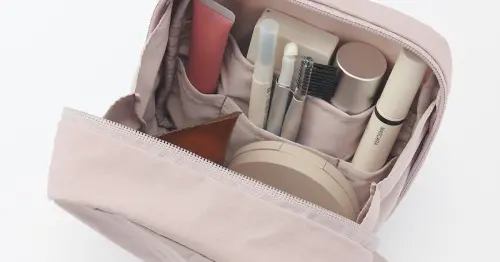 保養瓶罐不再翻倒！MUJI無印良品Threads夯爆「3款化妝包」，直立設計秒變行動梳妝台