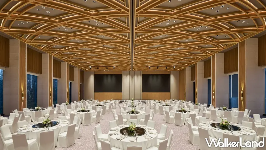 ▲新北北海溫泉洲際酒店大宴會廳挑高7公尺,近220坪全區無樑柱的寬敞空間設計,可容納多達350位賓客,打造恢弘大器的婚禮盛典。圖/新北北海溫泉洲際酒店提供;窩客島編輯李維唐整理