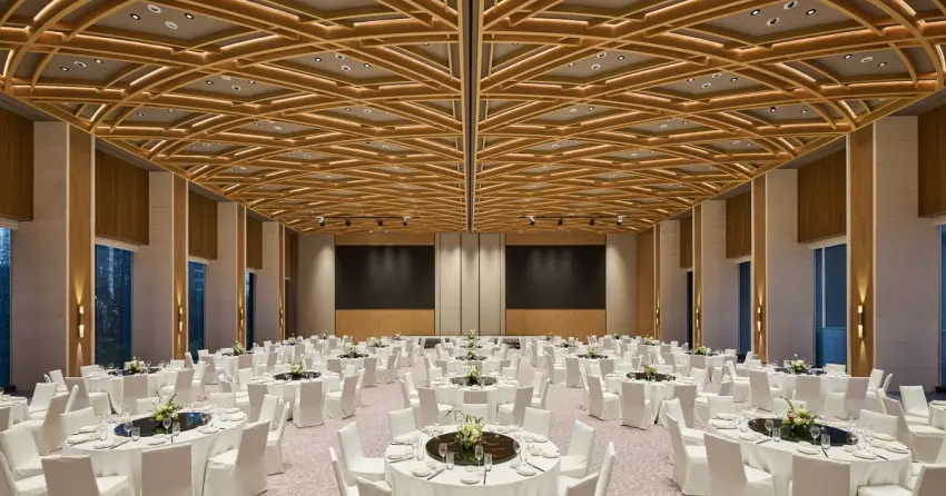 比國外結婚更浪漫！新北北海溫泉洲際酒店打造兩天一夜山海溫泉婚禮假期。