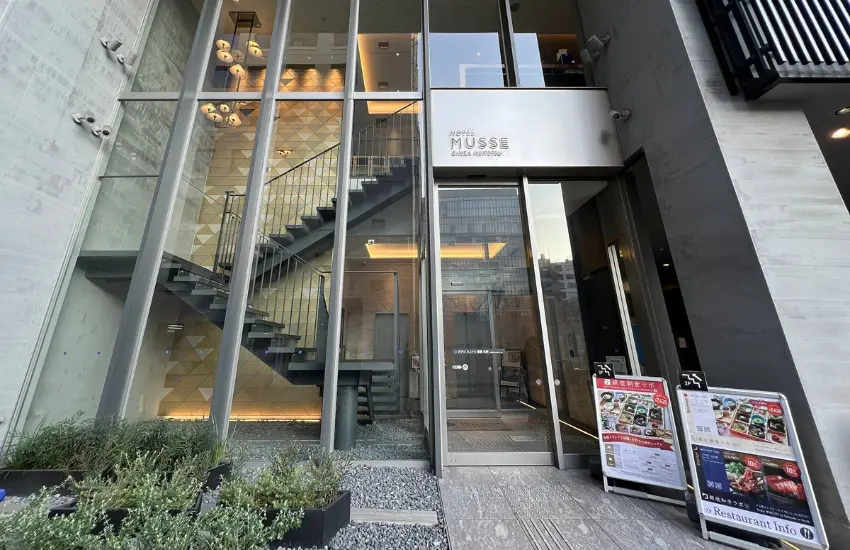 ▲一塊低調的招牌吸引目光,銀座朝食Lab,又被稱為朝食實驗室。