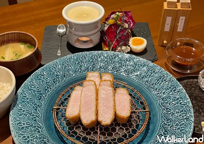 ▲空蟬亭日式定食隨附白飯、高麗菜絲與味噌湯,搭配頂級低溫熟成炸豬排,帶來超人氣話題美味。(圖片來源:空蟬亭IG)