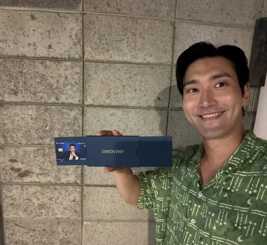 ▲SJ始源在Threads驚喜曬出「SIWON PAY」卡片,無距離感的深耕飯圈舉動再度引發網路超高熱度。