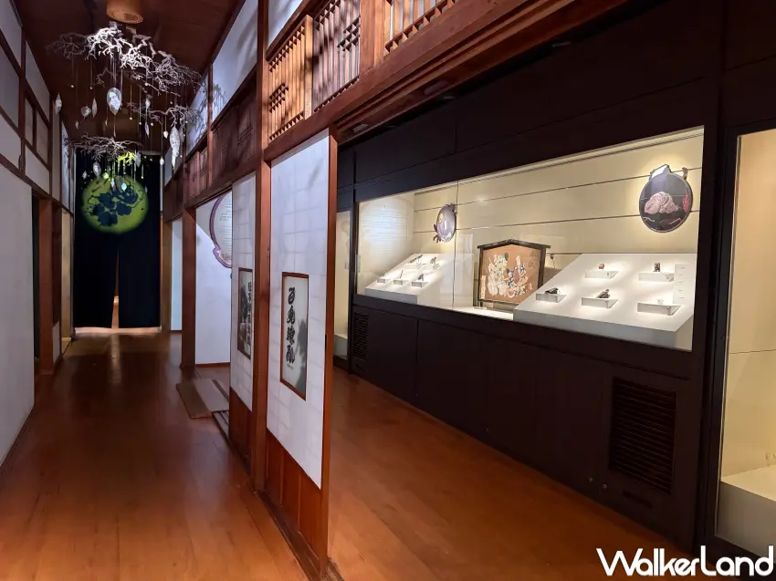 ▲北投文物館特展《百鬼繚亂》精選百餘件橫跨江戶至昭和時代珍貴妖怪館藏。(攝影:鄭亦庭)