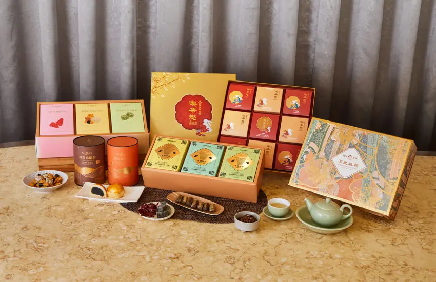 ▲天仁茗茶推出多元品類秋節禮盒,廣受好評的茶釀濾掛咖啡、精緻輕甜繽紛茶食、到富含藝術雅緻設計的茶月餅與茶葉禮盒,輕鬆為不同收禮對象量身選擇。
