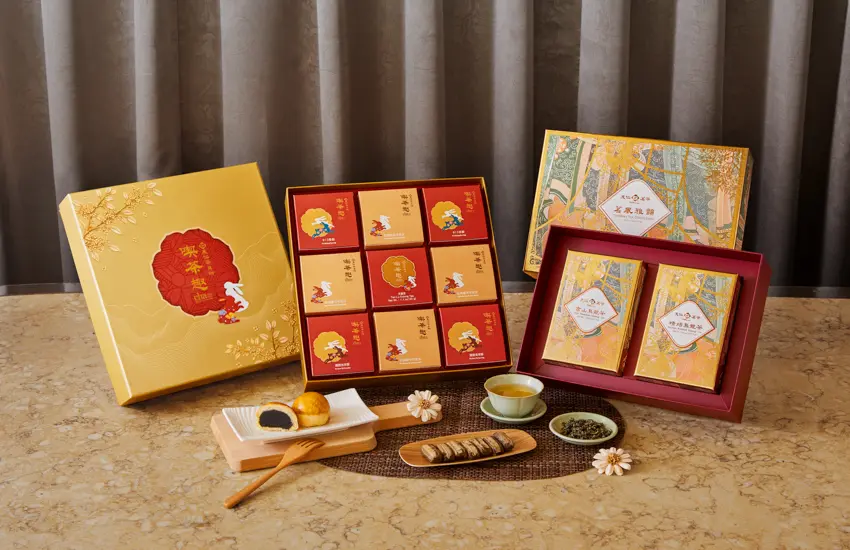 ▲喫茶趣從《月魄菱花鏡》擷取美好寓意,茗風雅韻則以天衣重六銖為靈感,讓東方藝術化為典雅茶禮。