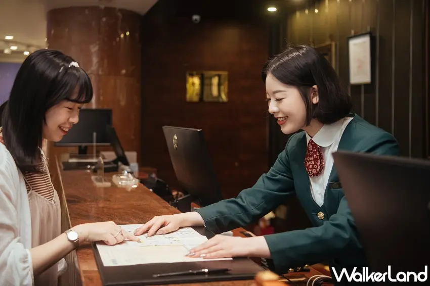▲搭配國旅補助專案，週日至週四期間入住台中長榮桂冠酒店，官網或電話訂房每房即可獲贈長榮與巴布豆聯名超萌限量燈箱乙組。 圖／長榮桂冠酒店（台中）提供；窩客島編輯李維唐整理