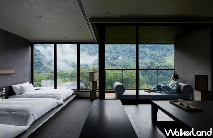 ▲客房內專屬的半露天溫泉池,讓旅人一邊享受源源湧出的泉水一邊遠眺山景。 圖/虹夕諾雅 谷關提供;窩客島編輯李維唐整理