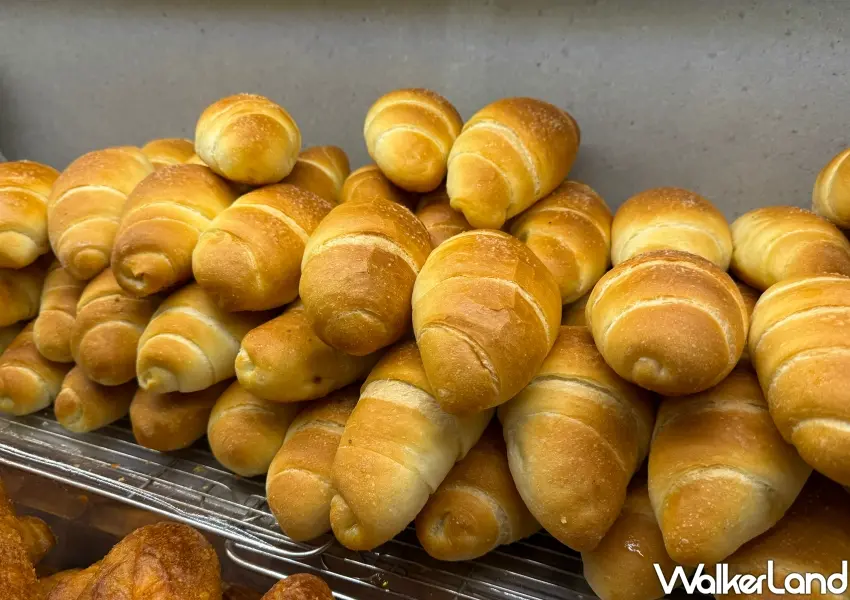 ▲TOM CAT BAKERY架上高人氣熱銷款鹽可頌,充滿小麥純粹香氣與淡淡乳酸風味,是麵包控必刷清單。(攝影:鄭雅之)