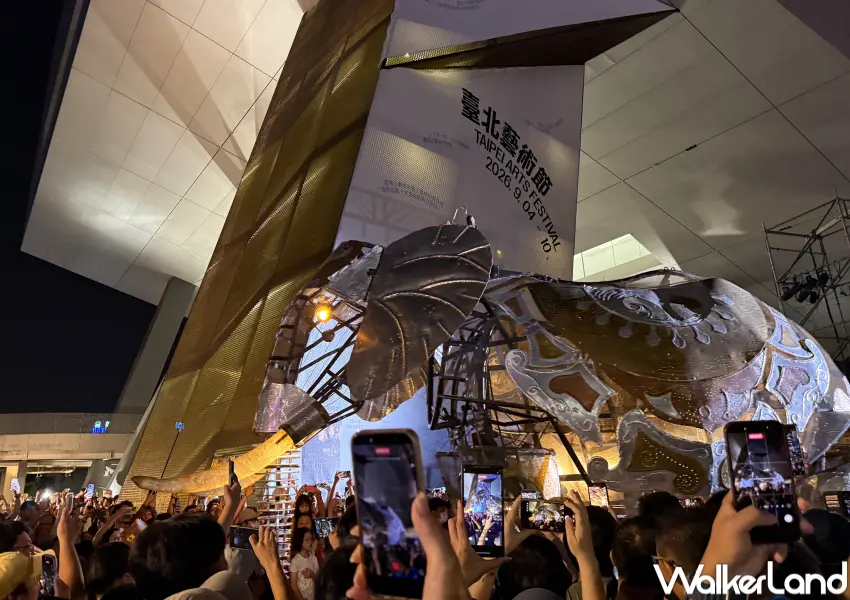 ▲台北大象遊行最佳拍照區!遊行結束後會在北藝中心南極座廣場,讓大家拍照留念。(攝影:鄭亦庭)