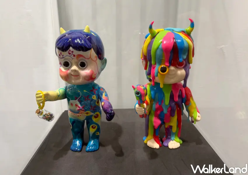 ▲HAPY展現場藝術家合作作品開放線上競標,粉絲可私訊WE ART SPACE 官方IG洽詢。(攝影:鄭亦庭)