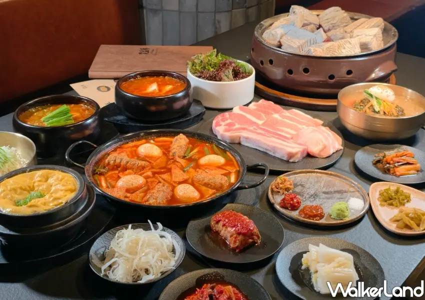 ▲囕盈豚提供多款韓式小菜、經典副餐與高質感炭火燒肉套餐,打造極致韓式餐桌饗宴。(攝影:鄭雅之)