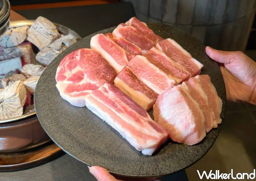 ▲嚴選老饕豬、松阪豬、霜降豬等五大必嚐部位,油花分布勻稱且新鮮誘人。(攝影:鄭雅之)