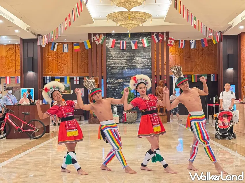 ▲福容大飯店花蓮店以節慶活動串起親子與文化體驗，9月26日下午4點半由瑪大藝術恆舞集舞者於飯店大廳帶來精彩的阿美族傳統舞蹈演出。 圖／福容大飯店提供；窩客島編輯李維唐整理