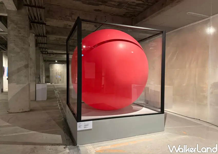 ▲日本爆紅展覽《恐怖心展》台灣站於9月12日起在中山站灰棚展出,快揪人來體驗。(攝影:鄭亦庭)