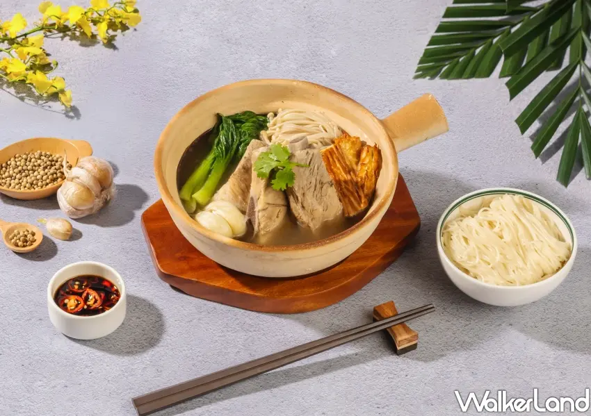 ▲鮮明白胡椒氣息的潮州肉骨茶麵線，搭配燉煮入味的排骨與甘甜湯頭，帶來最溫暖道地的新加坡日常滋味。
