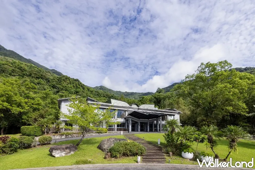 ▲天成逸旅-蝴蝶谷即日起至2026年11月30日推出森活好湯優惠,搭配觀光署及花蓮縣住宿加碼補助,平旺日入住會館精緻客房二泊六食每人每晚1,871元起。 圖/天成逸旅-蝴蝶谷提供;窩客島整理