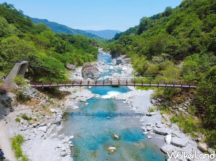 ▲入住專案隨房加贈富源國家森林遊樂區門票,可沿著吊橋與環溪步道漫步,近距離欣賞清澈溪流與豐富森林生態美景。 圖/天成逸旅-蝴蝶谷提供;窩客島整理