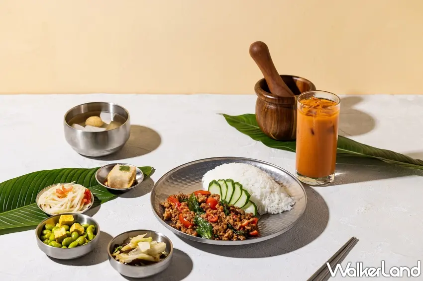 ▲香氣四溢的「泰式打拋豬」套餐附香米飯、4品小菜與經典飲品,開幕首15天點購還可免費享用香炸女婿蛋。圖/日日南洋提供;窩客島整理
