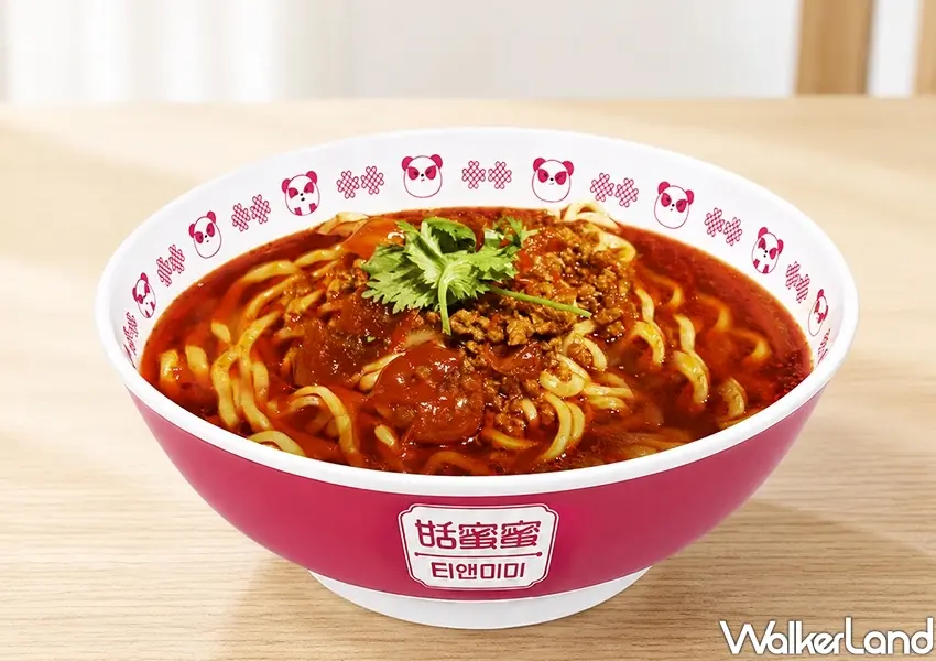 ▲廣東風味靈感打造的甜蜜蜜番茄湯麵,酸甜微麻湯頭超吸汁,麵條吃完剩餘湯底還能泡飯解饞,更是主廚認證的必吃醒酒神物。