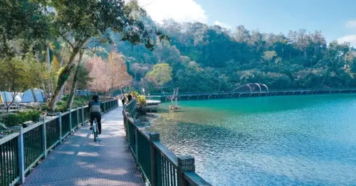 南投日月潭一日遊7大必去！看日月潭煙火順遊推薦，最美步道、湖景第一排咖啡廳