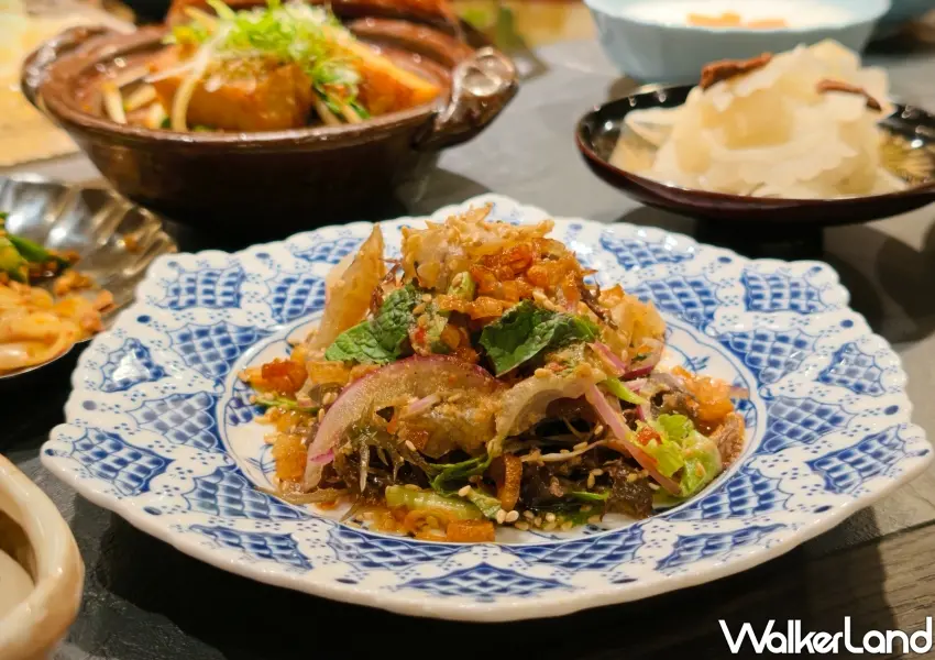 ▲開胃主廚小品海帶芽沙拉、河豚魚皮、柑橘油醋,爽脆酸辣又開胃,是品嘗濃郁花膠雞湯時最佳的清口選擇。(攝影:鄭雅之)