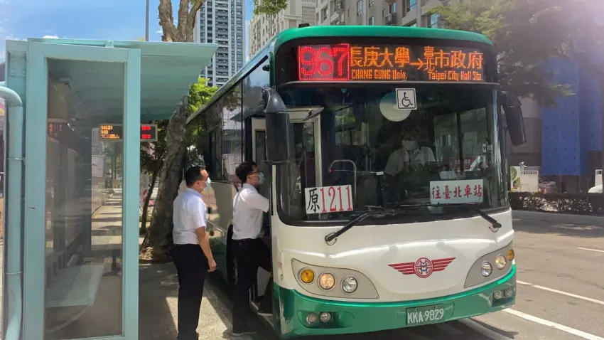 ▲免費路線以當日實際營運班次為準,市府邀請市民在9月22日一起搭公車響應低碳生活。