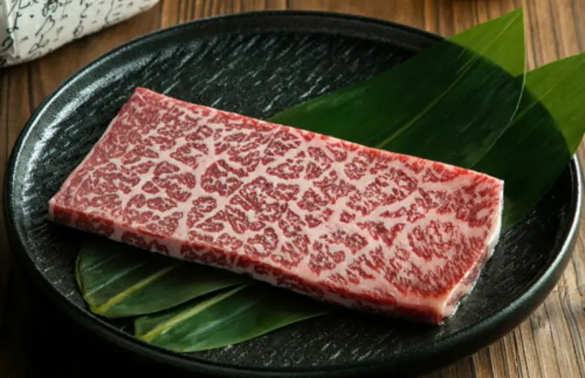 ▲日本 A5 和牛宮崎牛排限時半價,絕對要把握機會搶購。