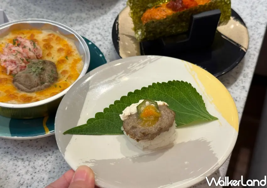 ▲韓國名廚鄭鎬泳研發蟹膏乳酪芝麻葉,以韓式生菜包飯為靈感,融合濃郁蟹膏與柑橘果香。(攝影:鄭雅之)