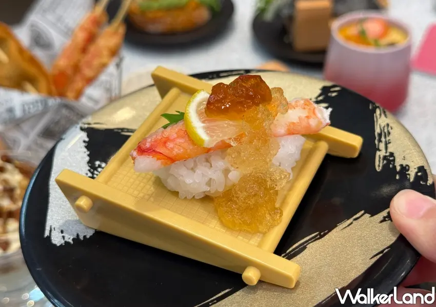 ▲爭鮮秋蟹季限定柚香琥珀蟹肉盛,晶透高湯凍與日本柚醋凍交織清爽酸香,完美襯托蟹肉鮮甜。(攝影:鄭雅之)