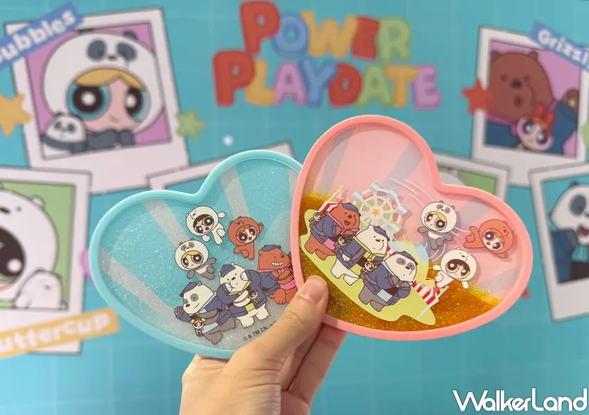 ▲飛天小女警X熊熊遇見你周邊新品！辦公室必備杯墊愛心流沙杯墊。(攝影：鄭亦庭)