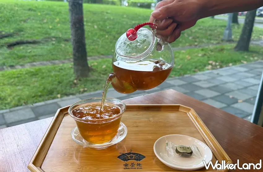 ▲甘潤羅漢果茶與紅烏龍蜜桃飲