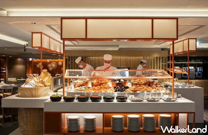 ▲海鮮控看到絕對會失控,遠東Café日料海鮮吧澎湃擺滿花蟹、三點蟹、旭蟹及石蟳等直送海味,產地直送的極鮮甘甜讓大家無限量爽爽嗑。圖/台北遠東香格里拉提供;窩客島整理