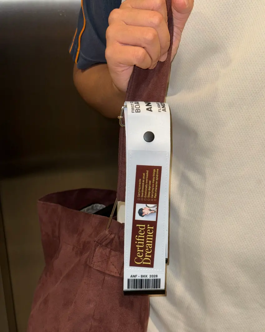 ▲將自己的拍貼照片做成Bag Tag吊牌掛在包上,立刻變成獨一無二的時尚配件。