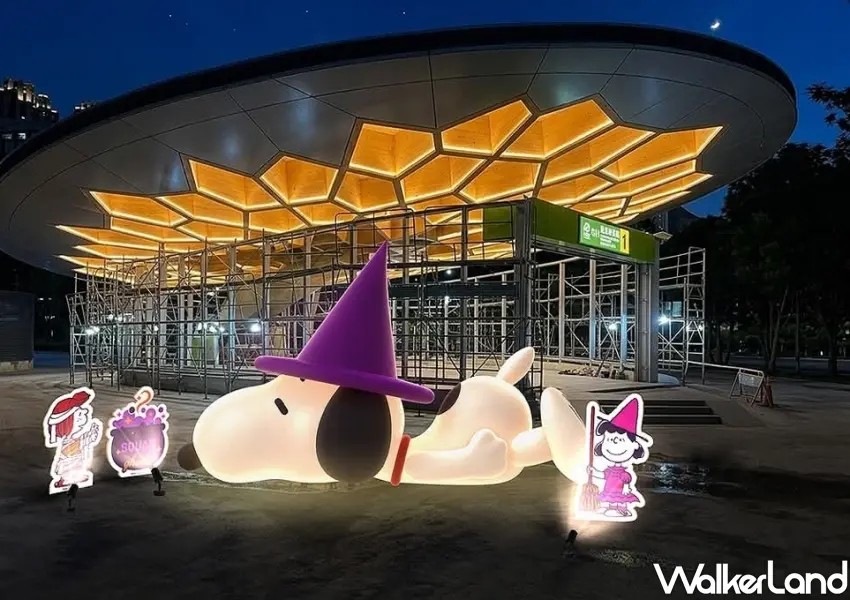 ▲戴著紫色巫師帽的巨型「SNOOPY搗蛋趴」趴在廣場前,成為今年桃園萬聖城最吸睛的超萌地標。(圖為示意圖,實際造景依最後完工為主)