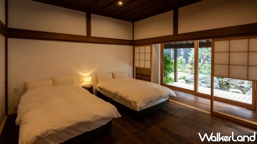 ▲住進350年古民家改建的山形座瀧波飯店,木質地板、和式格局與窗外庭園把傳統日式旅宿氛圍一次拉滿,晚上回房更有遠離城市的靜謐感。圖/Rakuten樂天旅遊提供;窩客島整理