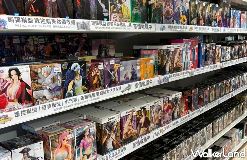 ▲動漫迷走到這區應該很難空手離開,整排模型公仔從上到下塞得滿滿,ONE PIECE等角色商品一次排開,很有在日本二手店挖收藏品的感覺。圖/WonderREX提供;窩客島整理
