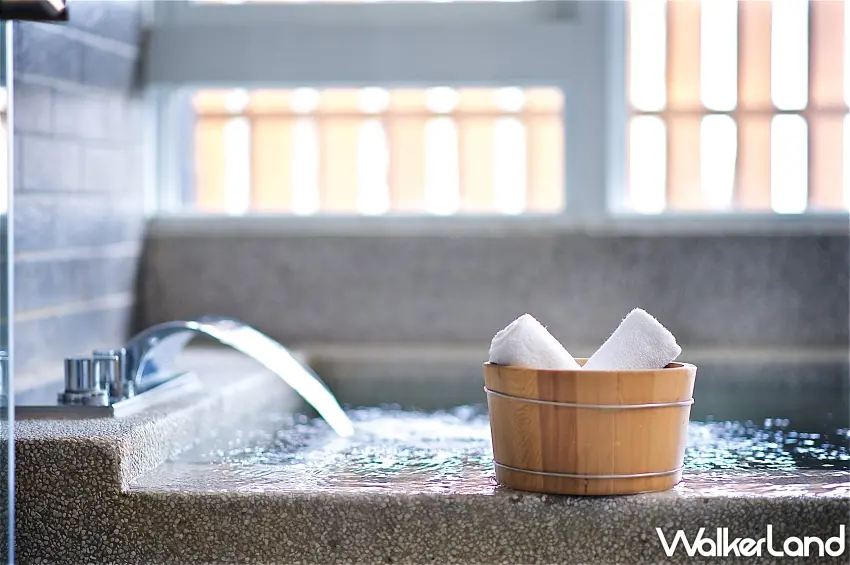 ▲礁溪小旅行當然少不了泡湯時間,不用離開客房就能享受礁溪溫泉,寬敞浴池搭配自然採光,結束一整天親子行程後正好慢慢放鬆。圖/捷絲旅提供;窩客島整理