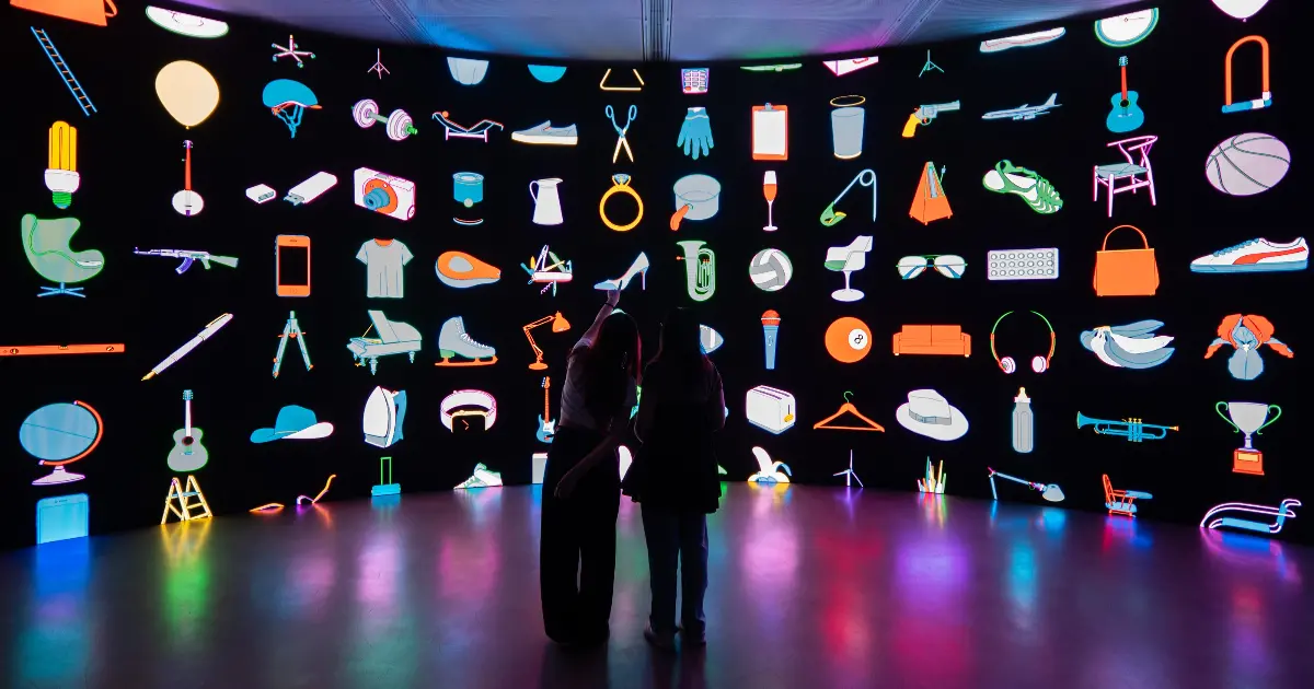 高美館展覽必逛！英國大師克雷格馬丁「日常解碼」首度來台，4米高沉浸式劇場超狂