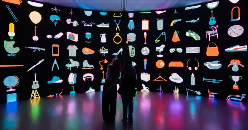 高美館展覽必逛！英國大師克雷格馬丁「日常解碼」首度來台，4米高沉浸式劇場超狂