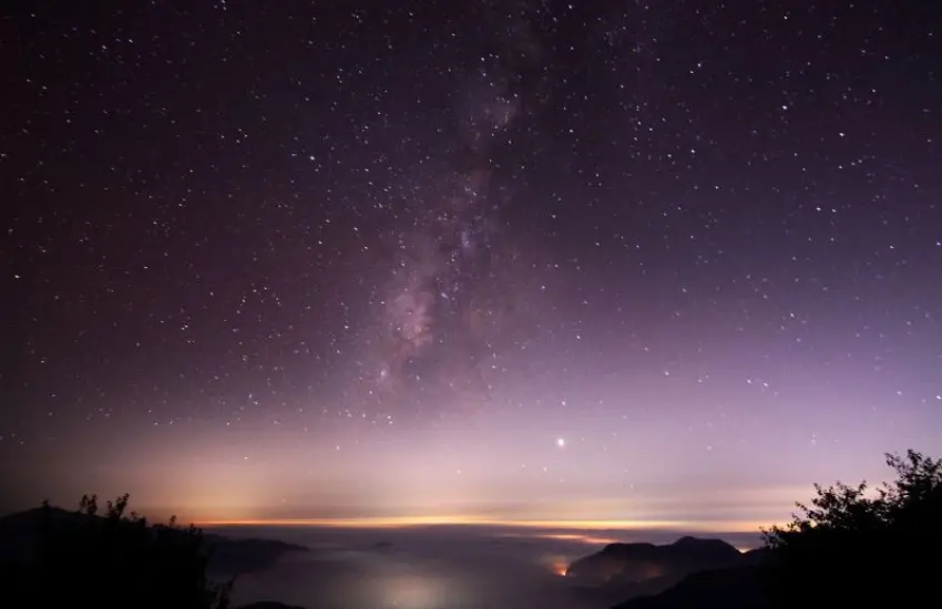 ▲參與方案可以在璀璨浩瀚的星空下見證愛情、共度難忘蜜月時光。