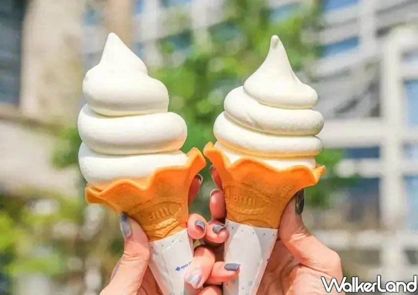 ▲全家霜淇淋限時推出買10送6優惠，門市現場也有2支55元驚喜特價，是雙十連假首選甜品。