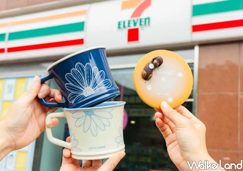 ▲雛菊馬克杯組搭配立體臘腸狗造型杯蓋，可愛防塵設計為午茶時光注入法式慵懶儀式感。   