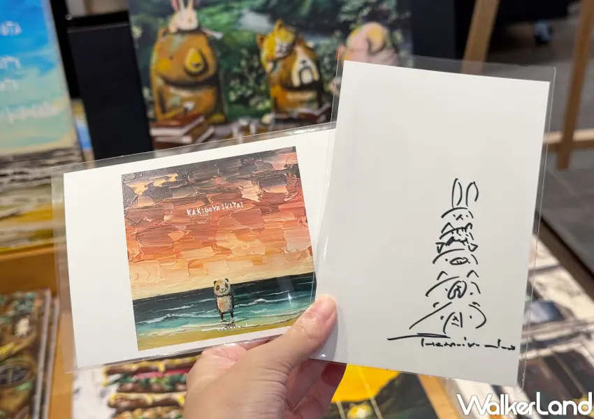 ▲現場推出 100 款藝術明信片與複製畫,只要藝術家在場即可獲得親筆簽名。(攝影:鄭亦庭)