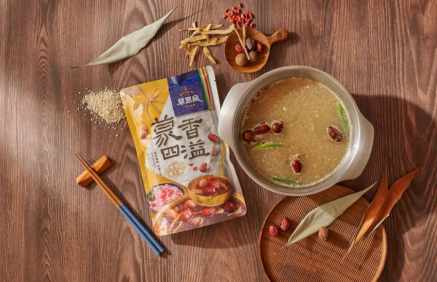 ▲草原風的蒙古藥膳湯底包,滿載著蒙古鍋湯底獨特豐富的香氣