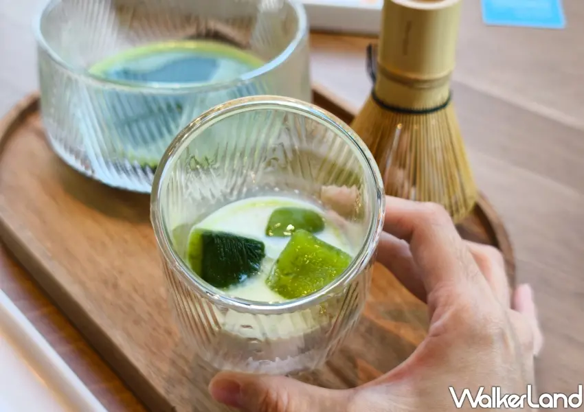 ▲內用冰飲貼心加入特製茶冰磚,確保融化後依然能維持完美茶香與濃郁層次。(攝影:鄭雅之)