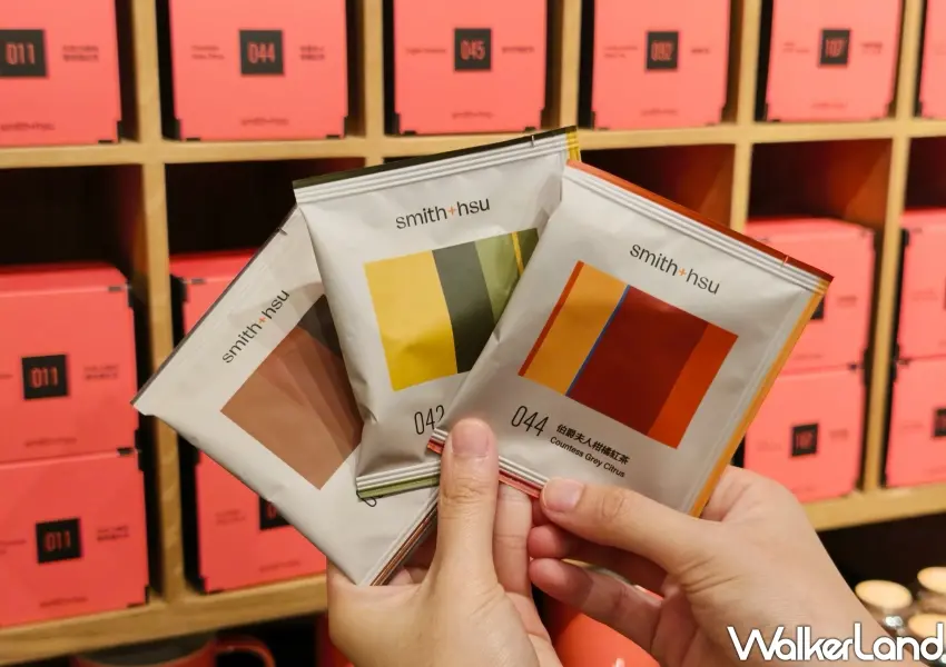 ▲開幕期間至門市消費即贈送凝時茶萃原葉立體茶包,隨時隨地享受質感好茶。(攝影:鄭雅之)