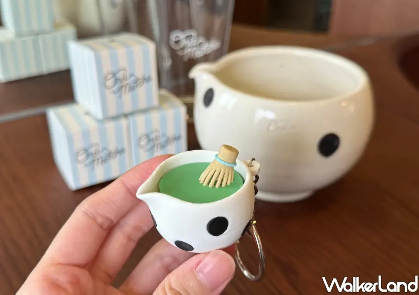 ▲開幕期間於店內消費滿額即可獲得ORII MATCHA限定驚喜盲盒,開箱精緻小巧的抹茶造型鑰匙圈周邊商品(攝影:鄭雅之)