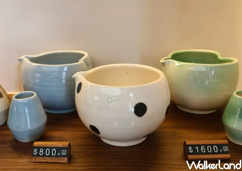 ▲極具巧思的ORII MATCHA獨家設計款抹茶碗特別加高碗身,能一次順暢刷出兩杯份量的完美茶湯(攝影:鄭雅之)